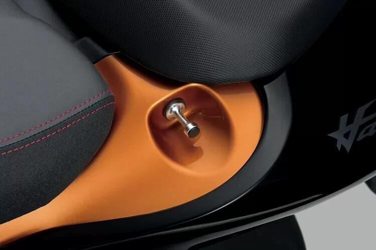 Suzuki Luggage hook Hayabusa (21-)