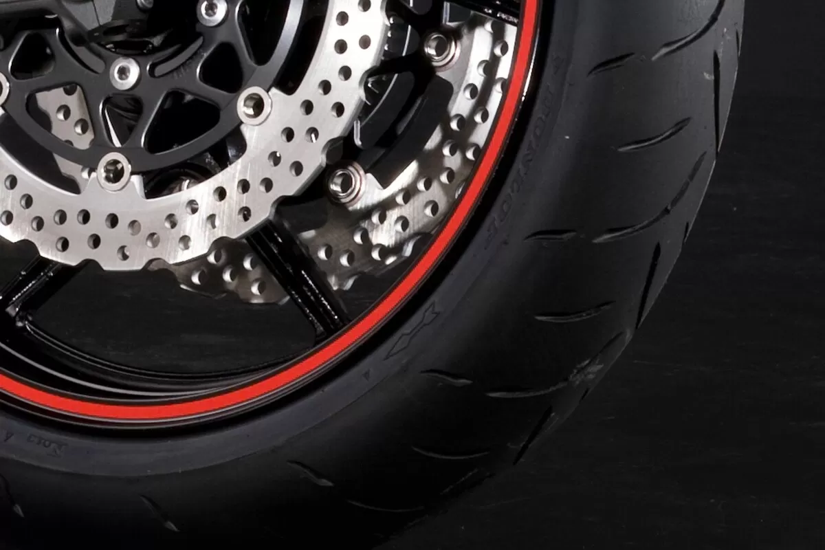 Kawasaki PATTERN WHEEL RED ZR750NBF