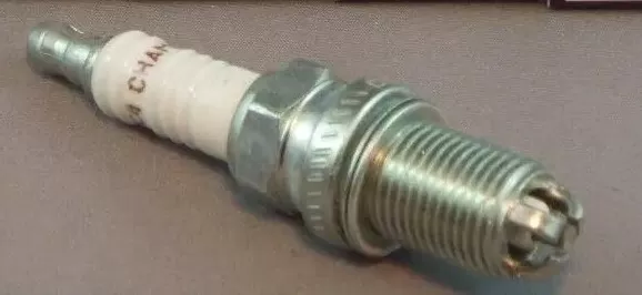 Champion Spark Plug RC7BYC4 OE077