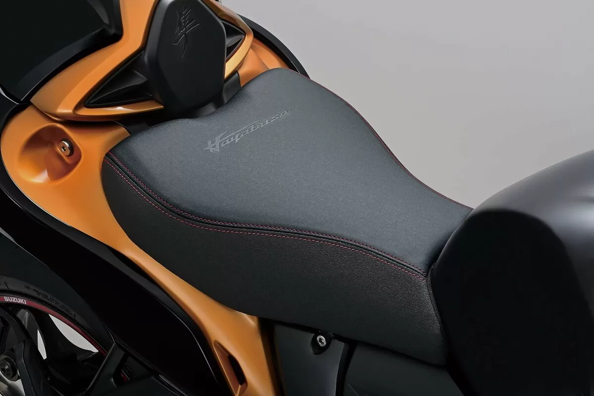Suzuki Luxury Buddyseat Cover Hayabusa (21-)