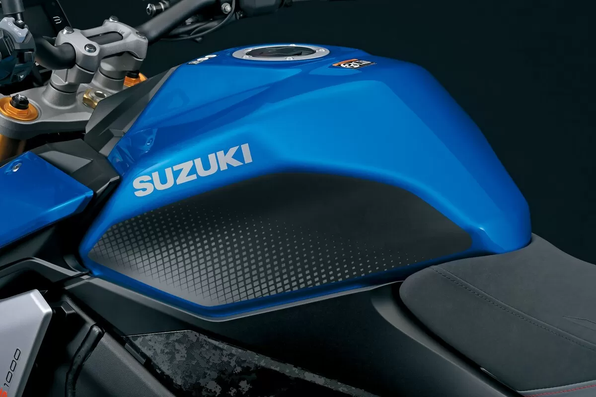 Suzuki Tank Protection Foil Black GSX-S (950 / 1000 / 1000GT)