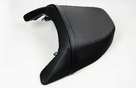 Seat assembly, pillion